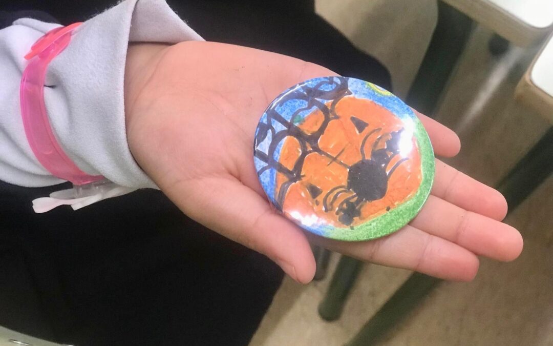 Taller de chapas de Halloween